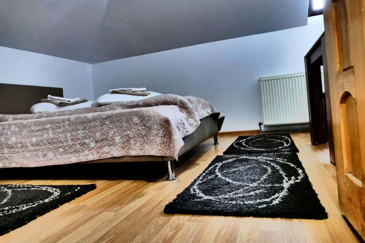 Pensiunea Roua Florilor Hotel Anina Bagian luar foto
