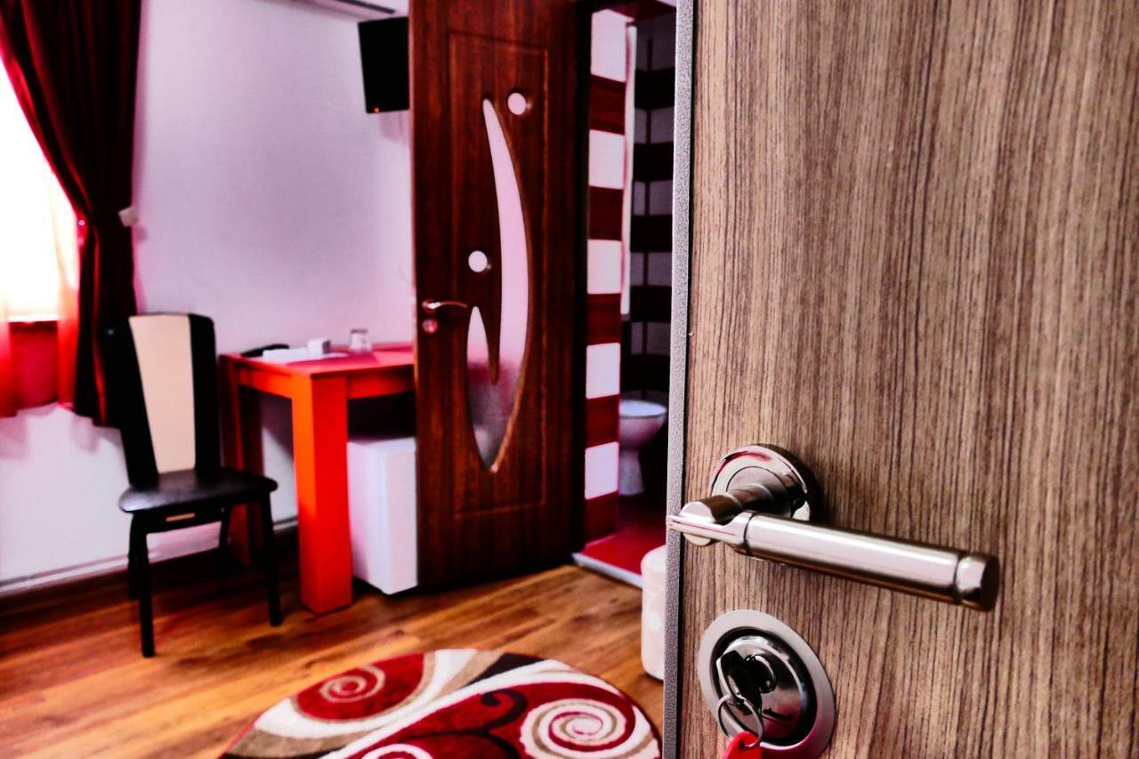 Pensiunea Roua Florilor Hotel Anina Bagian luar foto