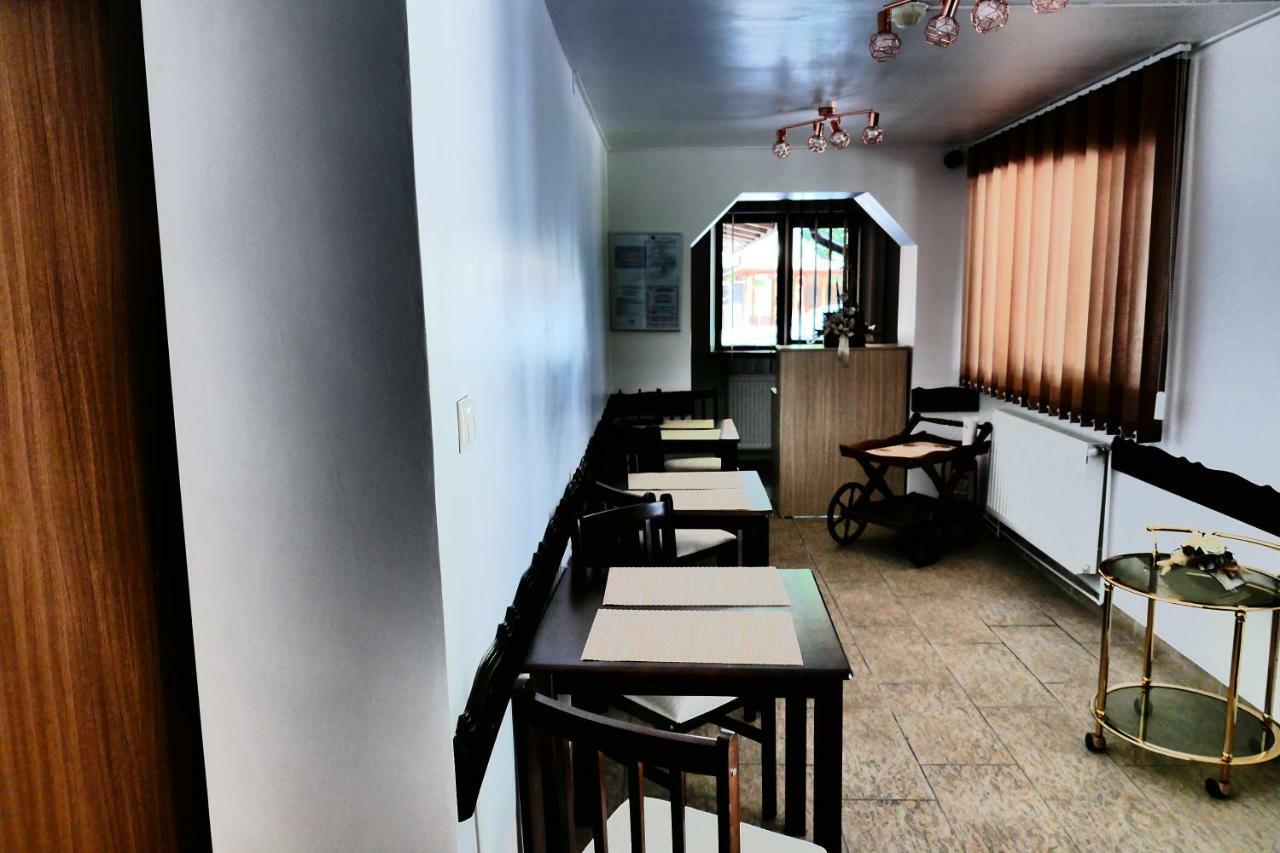 Pensiunea Roua Florilor Hotel Anina Bagian luar foto