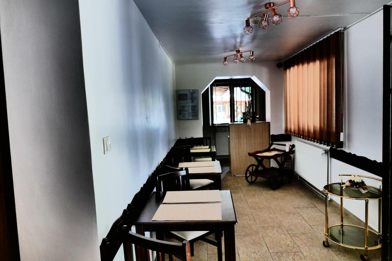 Pensiunea Roua Florilor Hotel Anina Bagian luar foto